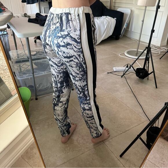 Topshop Galaxy Print Satin Joggers Pull On Pants Elastic Waist Blue Black Sz 26 - Picture 2 of 12